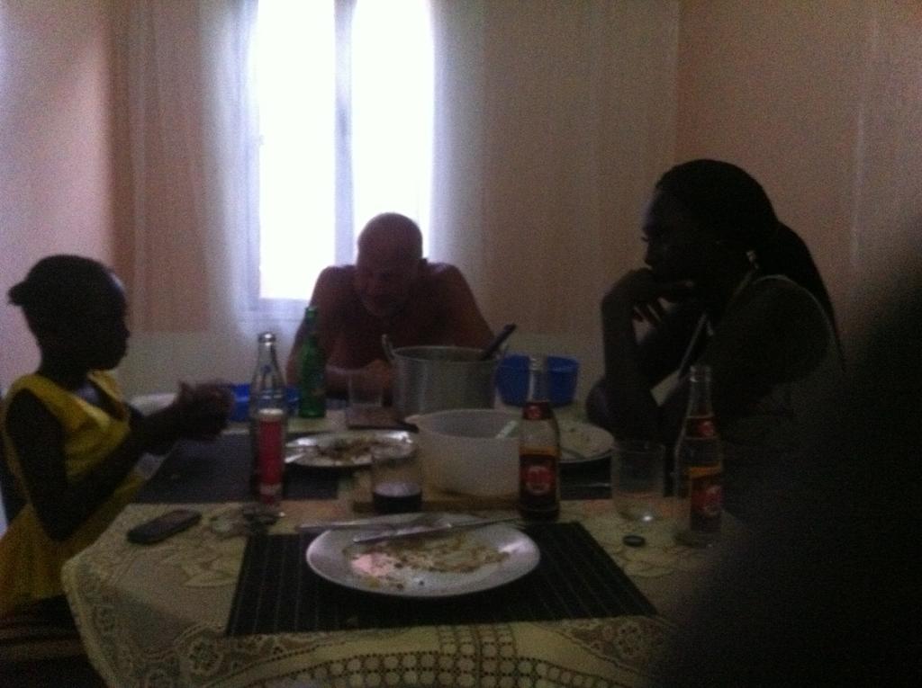 One World Village Guesthouse Bakau Exterior photo