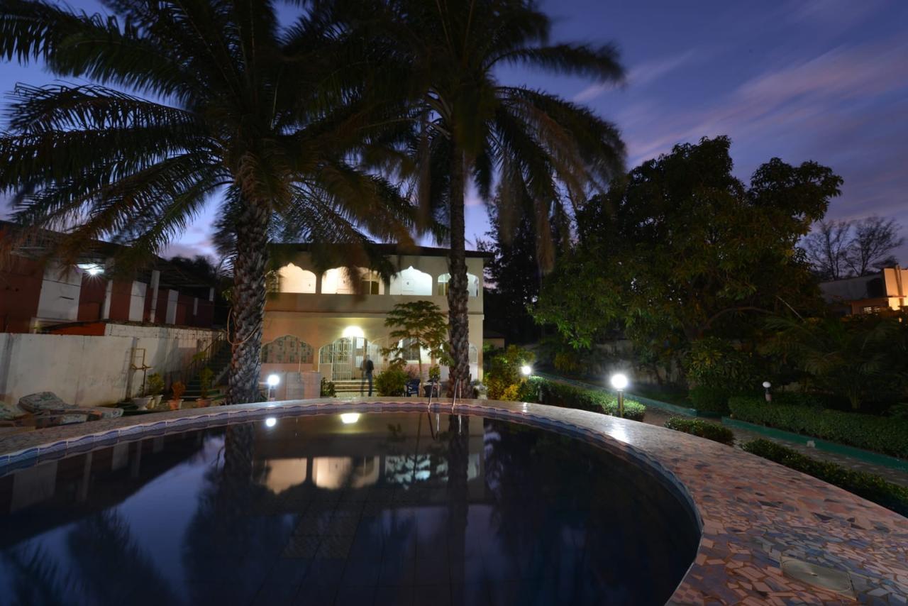 One World Village Guesthouse Bakau Exterior photo